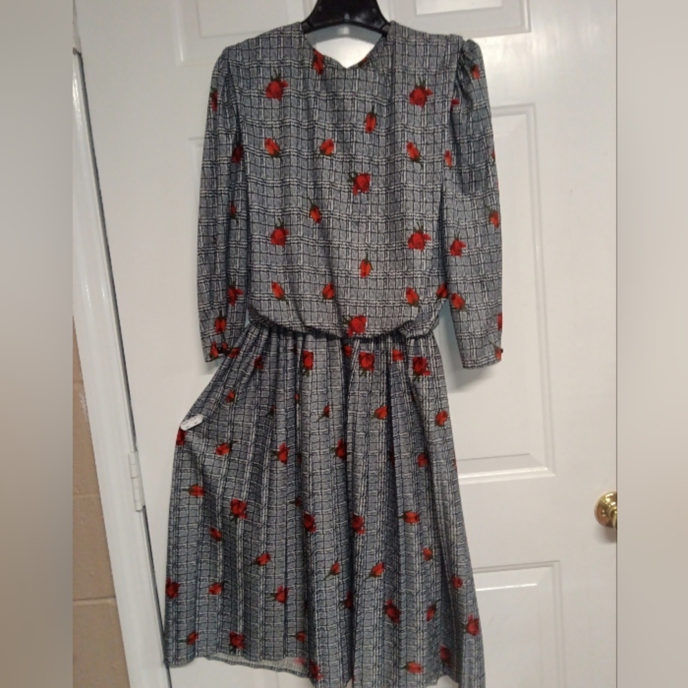 VINTAGE 🦄 European ConnectionFloral Long Sleeve Dress SIZE XL 24" Pit Stretches